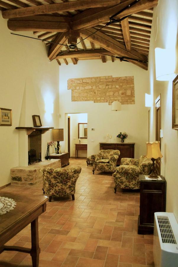 Villa Licinia Foligno Extérieur photo