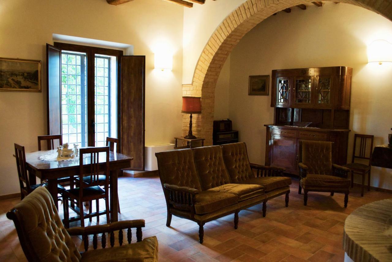 Villa Licinia Foligno Extérieur photo